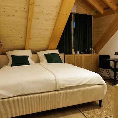 Aparthotel Schlossblick An Der Donau 3*